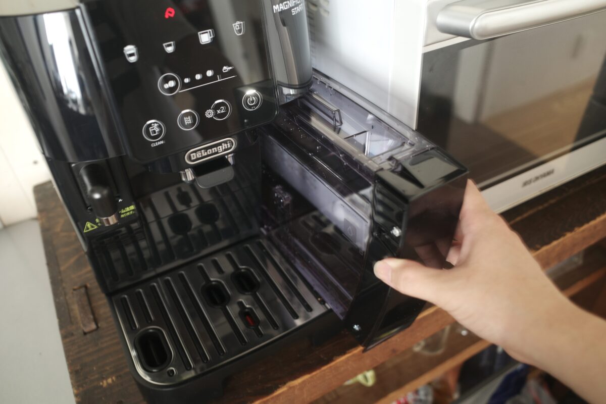 さすが、憧れのデロンギ様。カフェみたいなコーヒーメニューが「ボタン