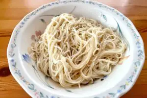 そうめん、この食べ方やってみて めんつゆ飽きた人必見の“やみつきレシピ”