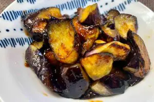 【なす1本が秒で消える】 焼肉のタレ×バターの「とろウマおかず」が最強すぎた