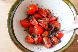 石原さとみの「ミニトマトの食べ方」が素敵すぎた　“意外な材料”で「すげえおいしい」