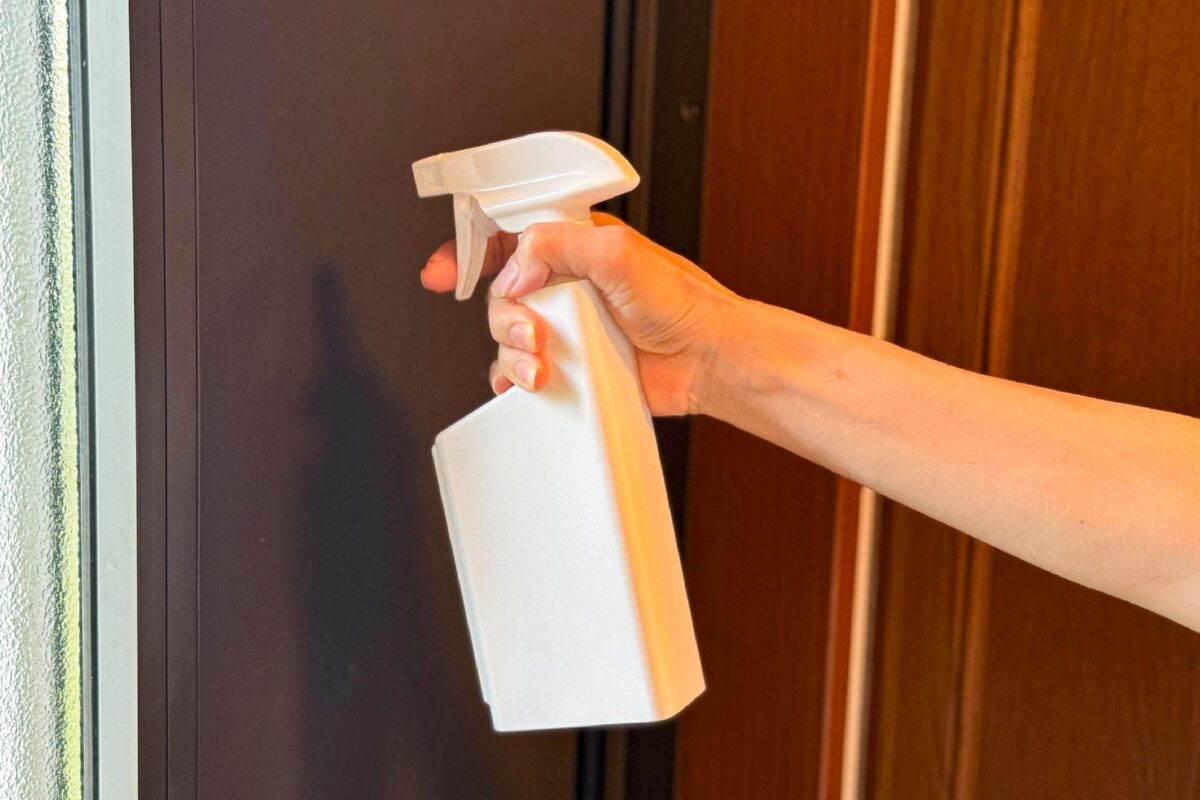 スプレーボトル