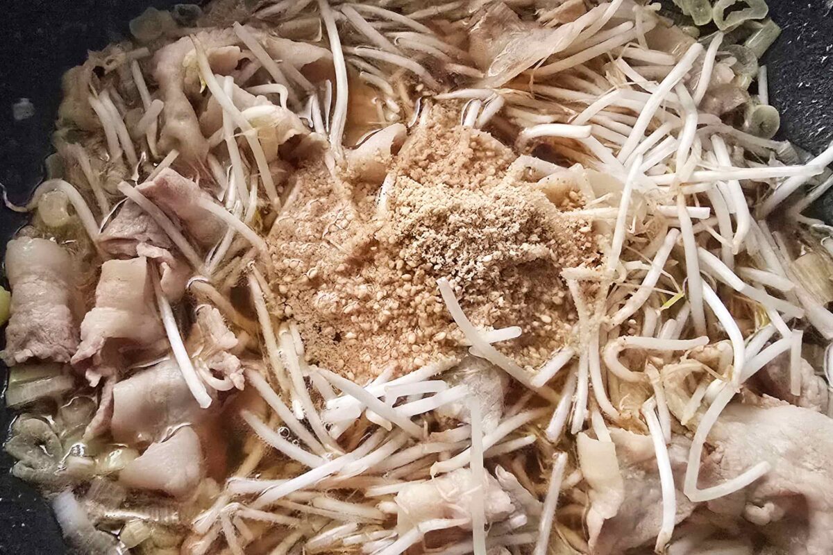 豚もやしつけ麺・ごま