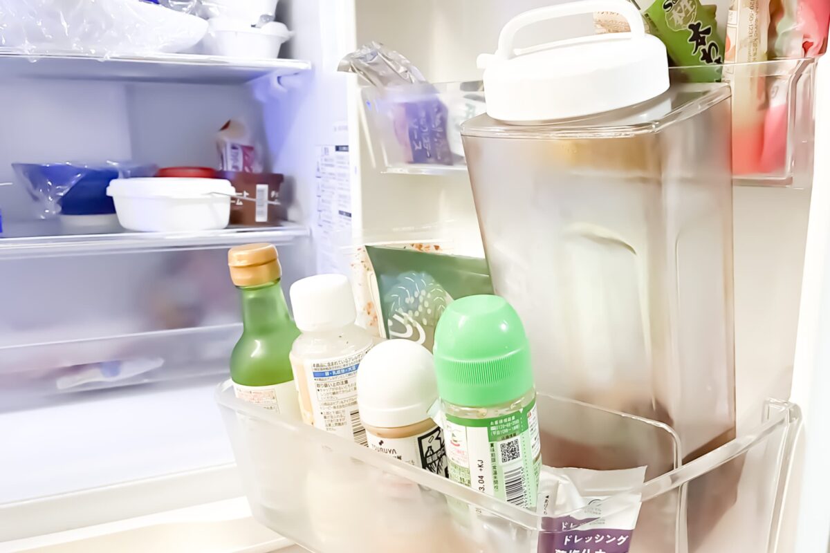 冷蔵庫・ドレッシング・麦茶・レモン汁