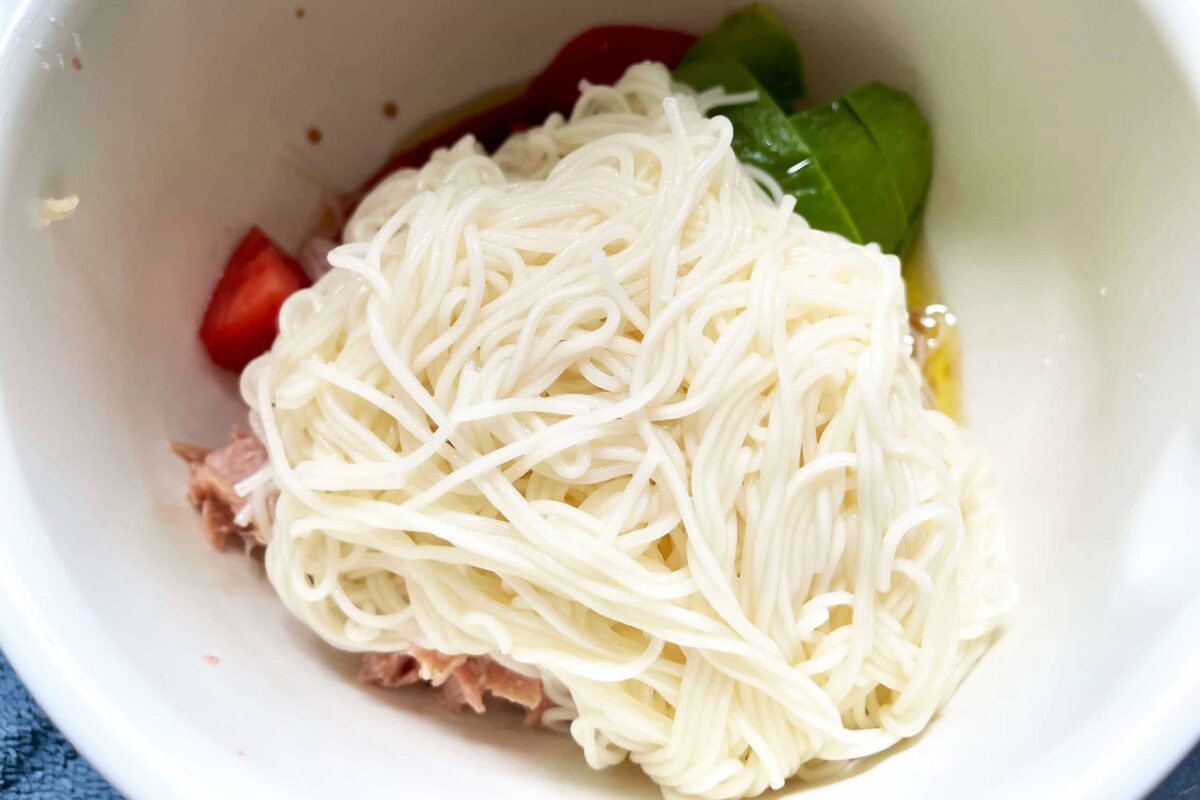 トマトアボカドそうめん