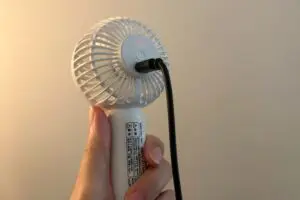 部屋にあった「手持ち型扇風機」で火災か 意外とやりがちな“危険な使い方”は…「見逃しがち」