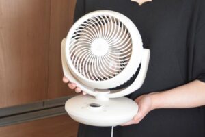 サーキュレーターの“床置き”やめた理由はコレ　寝る前もグッと快適になった