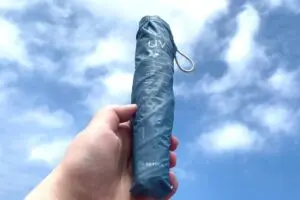 スマホより軽い「晴雨兼用傘」が最高だった　“スゴい遮光率”なのにコスパも良き