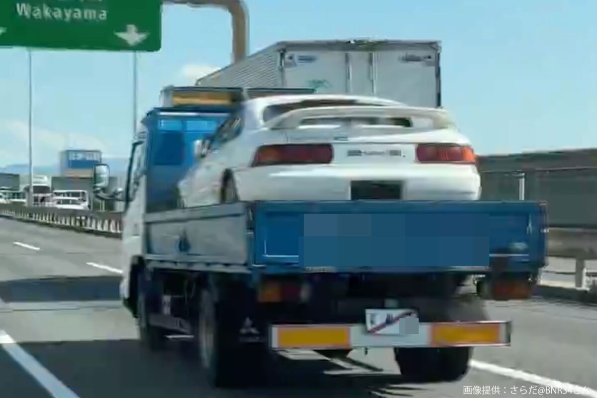 仮ナンバーのトラック