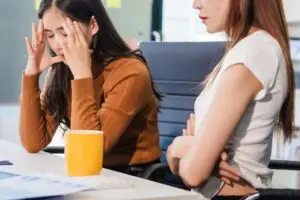 身なりはしっかりしてても…　信用を失う残念な行動　「見ていて情けなくなる」