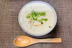 火も使わず1分で完成！　1食100円以下の「豆腐粥」が美味しくて罪悪感ゼロ