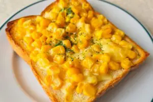 コンビニのような「コーンマヨパン」が爆速で 朝からほっぺた落ちるトースト