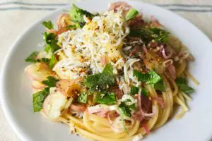 暑さでしんどい日の救世主 コウケンテツさんの「しらすパスタ」が最高すぎた