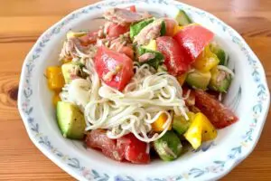 そうめんが「クレイジーソルト」で劇的にウマくなる　夏野菜たっぷり爽やかでやみつき