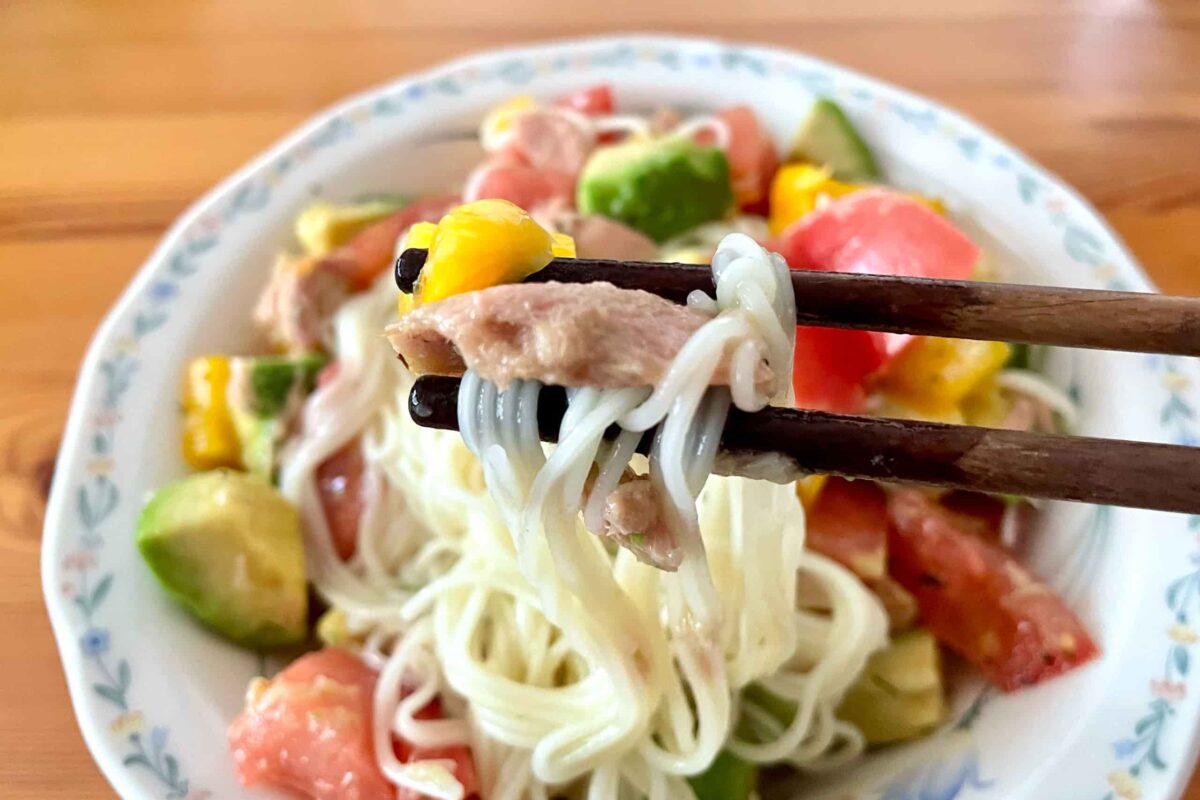 夏野菜とツナのクレイジーそうめん