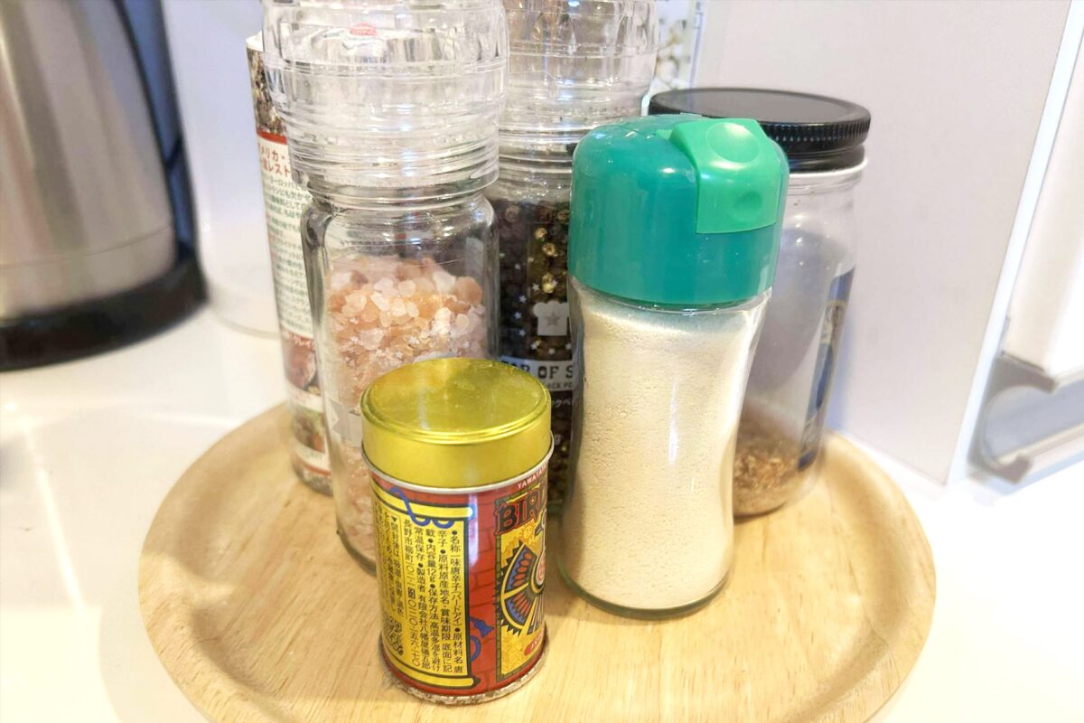 調味料(一味、塩、胡椒、ガーリック)