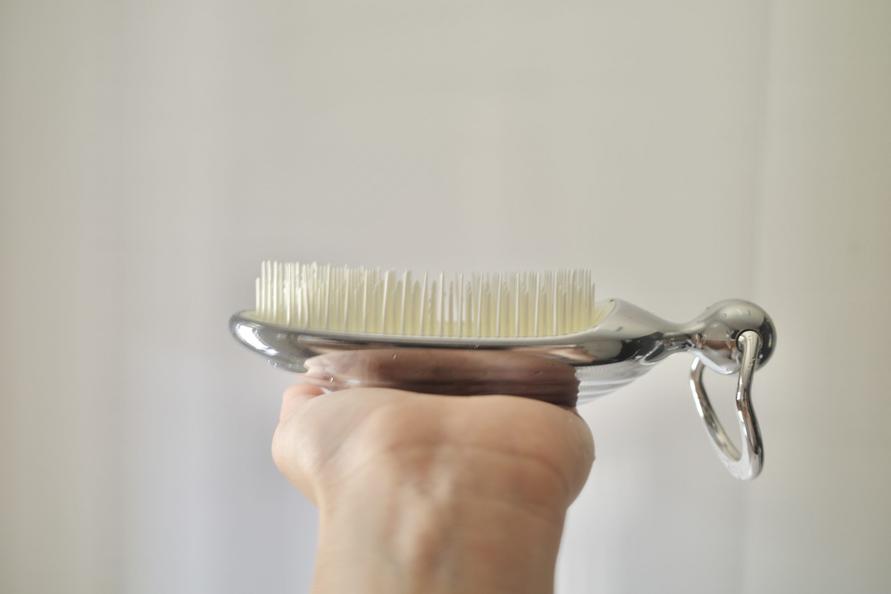 ReFaシャンプーブラシ ミルク