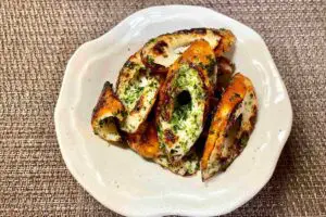 【やみつき注意】揚げないから超簡単! ちくわの「青のり炒め」が秒速でなくなる旨さ