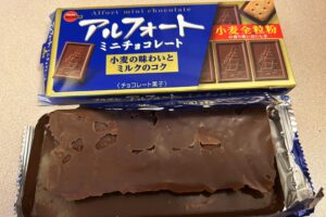 アルフォートを開けたら“まさかの光景”に9万超のいいね 「原型がなにも