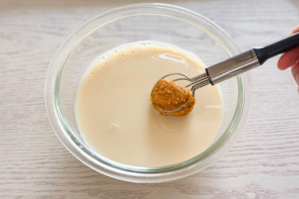 サバ缶とトマトの冷やしみそ汁