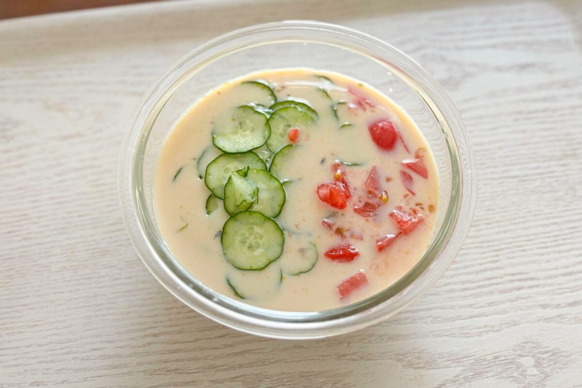 サバ缶とトマトの冷やしみそ汁