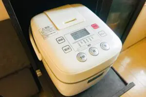 朝、炊飯器を開けたら「入っていたもの」に目を疑った…　約4割の人たちが経験