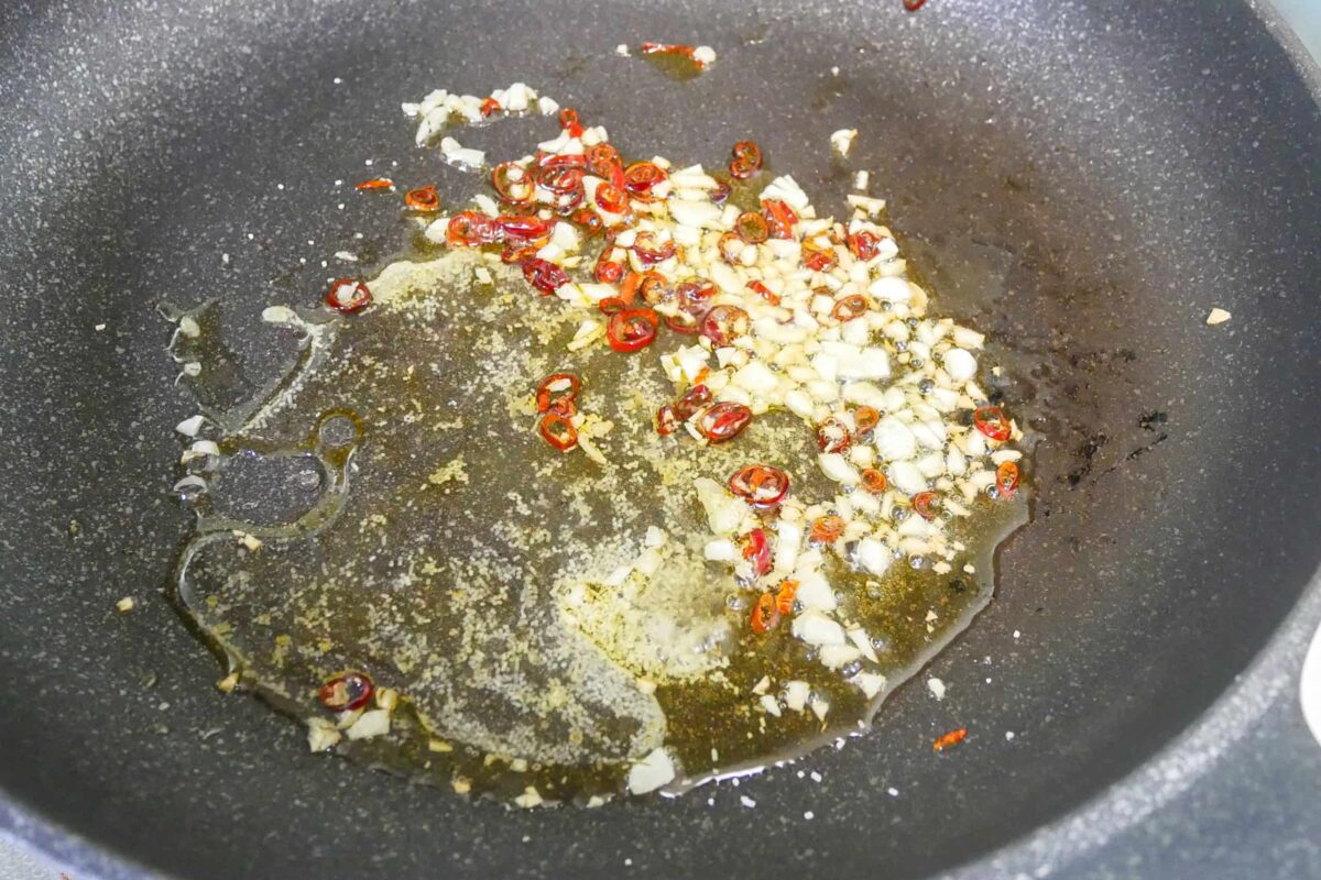 リュウジ考案】そばペペロンチーノを作ってみたら… 新感覚のおいしさに