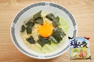 サッポロ一番が劇的に美味しくなる「藤田ニコルの食べ方」　茹でた後にコレをする