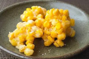 【たった5分】揚げ物のハードルが下がる 外カリ中モチ「とうもろこしかき揚げ」が絶品