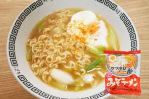 【CMで話題】サッポロ一番は「有吉弘行の食べ方」が最高　麺の前にコレを茹でる