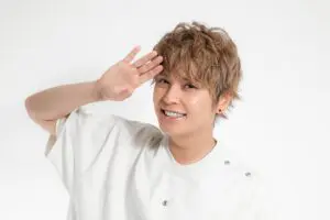 手越祐也、実際の“身長”を明かし反響呼ぶ　「海外で飛行機に乗ったとき…」