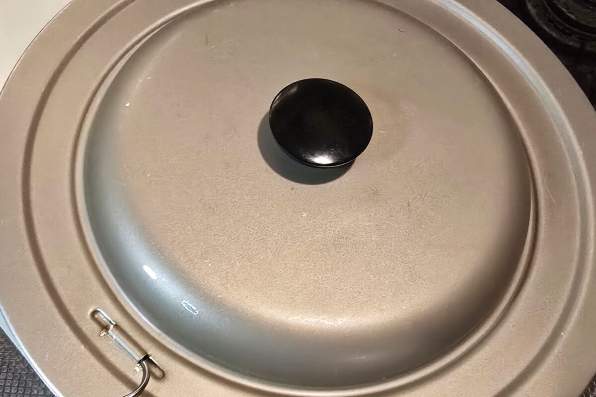 カリカリチーズの豚こまボール・フタ