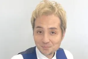 「完全につるの剛士」誰かと思ったら… 23年間丸刈りだった芸人の“近影”に衝撃走る