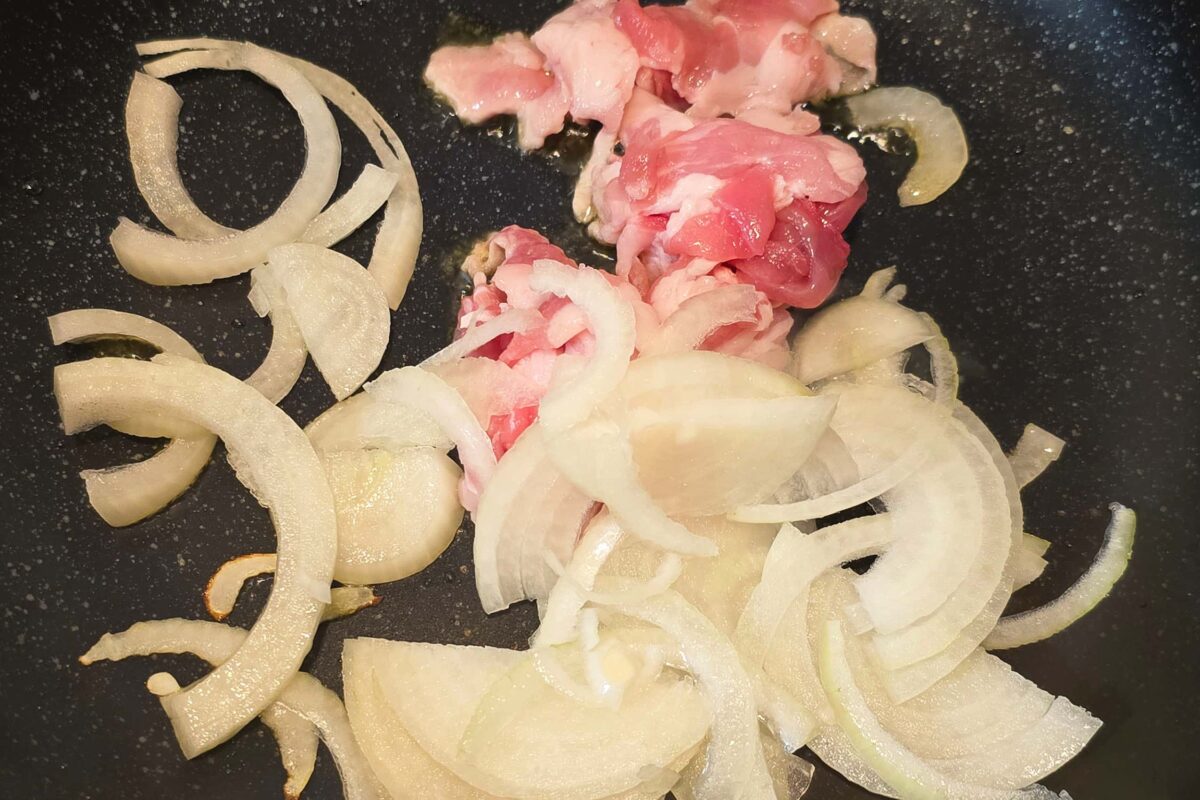 ねぎと豚のスタミナパスタ・玉ねぎ