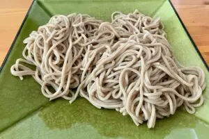 そば職人が教える「乾麺を劇的においしくする方法」 茹でる前の“コレ”が重要