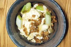 「肉なし麻婆豆腐」おいしすぎてご飯が進む… 納豆好きな娘も“おかわり完食”