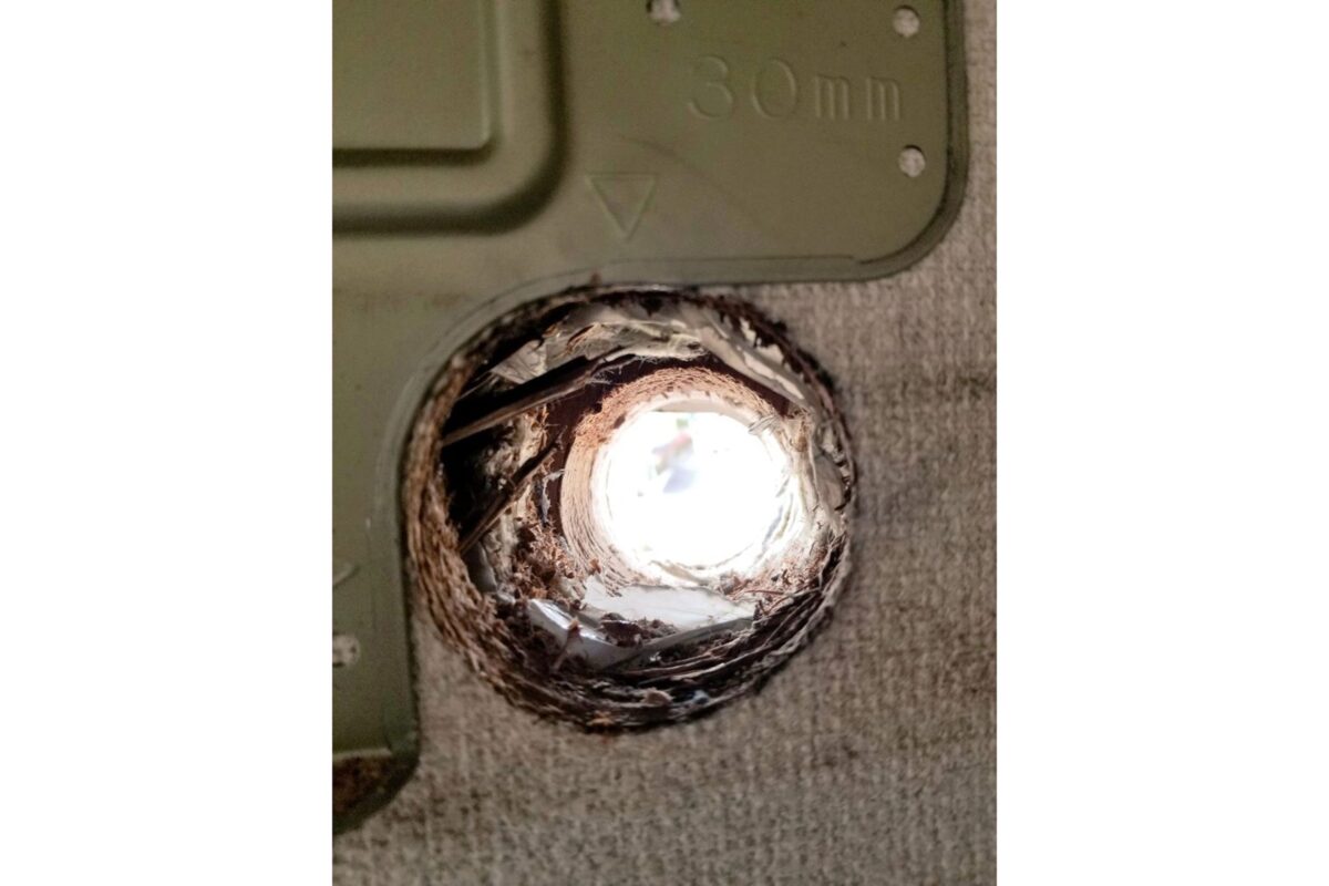 エアコン取り付けで空いた穴