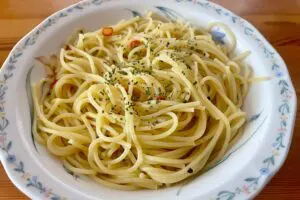 レンチンで作るペペロンチーノが想像以上！　超ラクなのにフライパンより美味しいかも