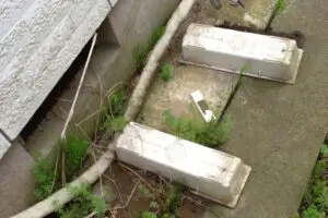 効かないエアコンを交換しにきた作業員、室外機の盗難を発見 「殺人行為に近い」と苦言