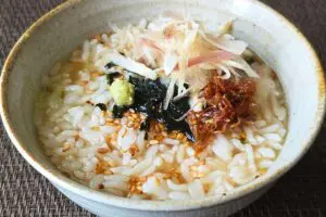 市販の素はもう買わなくていいかも “いつもの調味料”だけで作れるお茶漬けがウマい