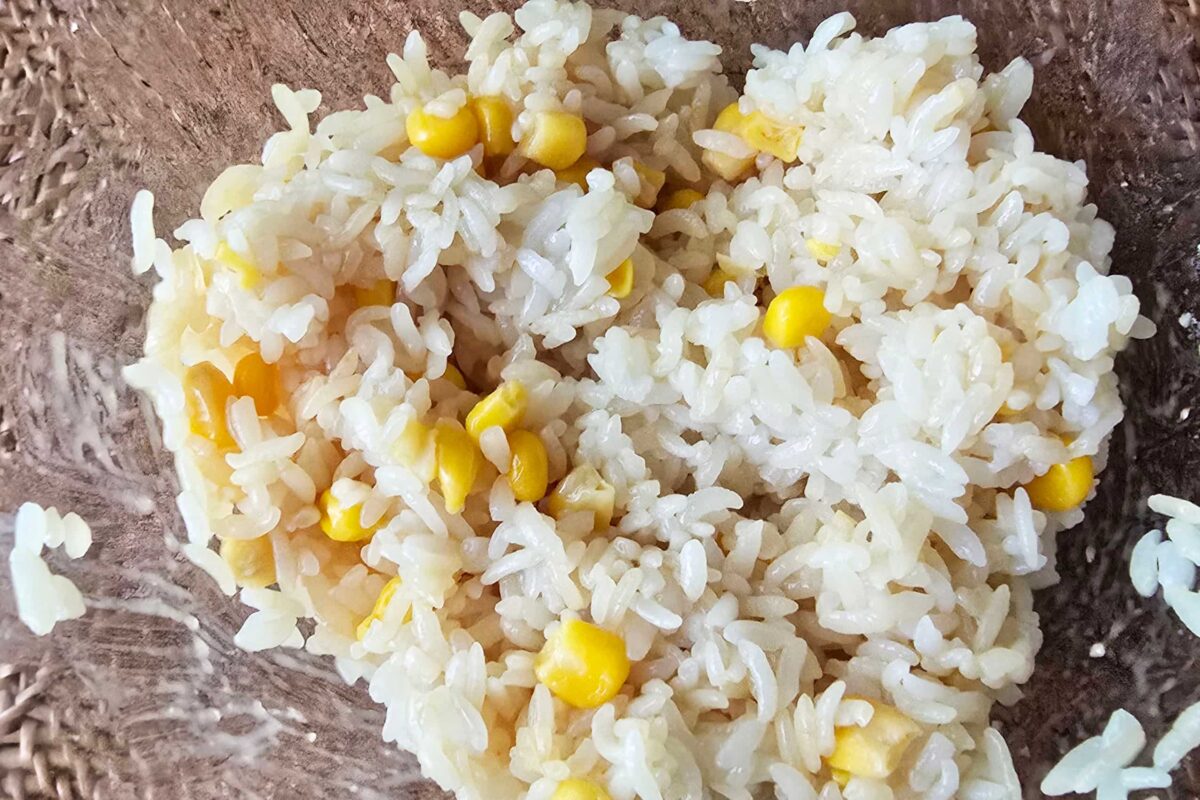 濃厚コーンバター醤油の焼きおにぎり・混ぜる
