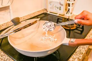 使うだけで質素なご飯が激変…！　冷凍庫の“神アイテム”パラパラ牛脂