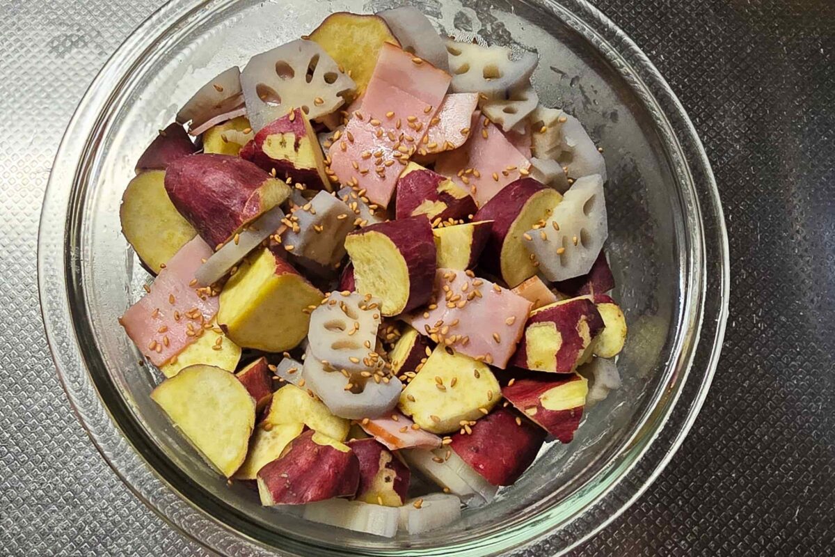 さつまいもとれんこんとベーコンのマヨネーズ焼き・ベーコン