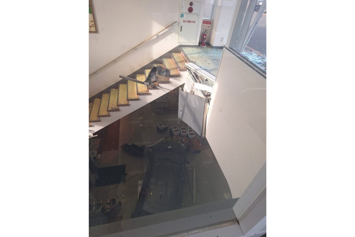 ビッグハウス旭町店の事故の様子