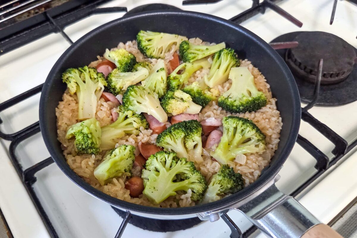 冷凍ブロッコリーの炊き込みごはん