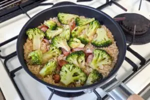 これ冷凍ブロッコリーなの！？　桝谷シェフ「炊き込みご飯」が簡単で美味しすぎる