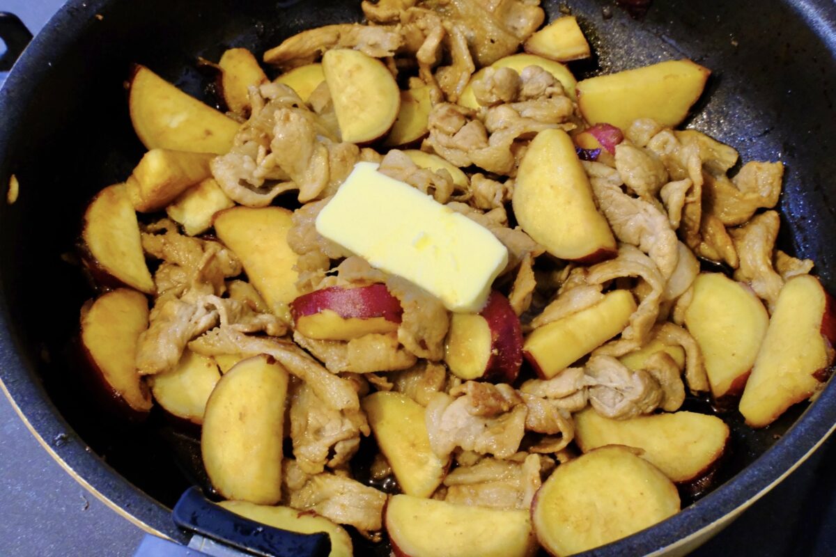 さつまいもと豚バラの炒め物