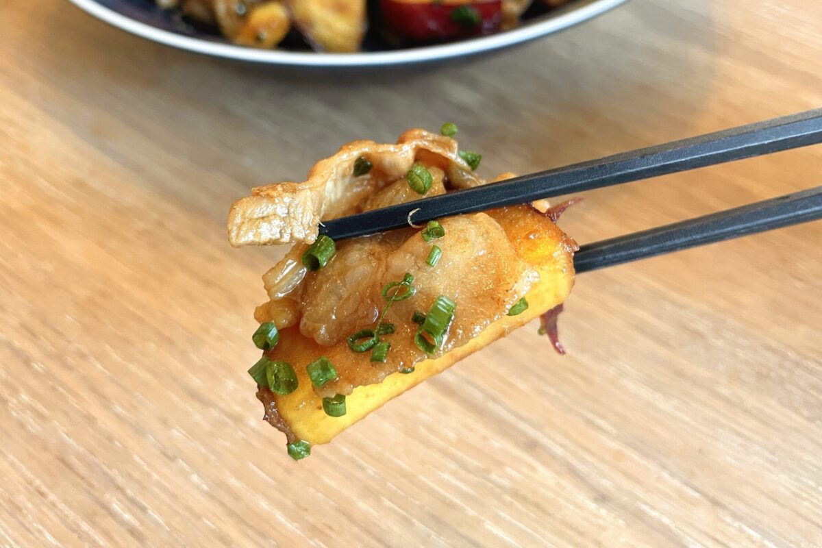 さつまいもと豚バラの炒め物