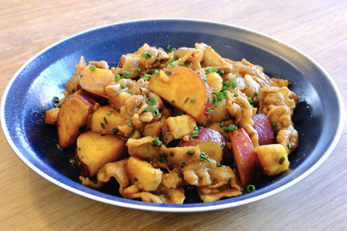 さつまいもと豚バラの炒め物