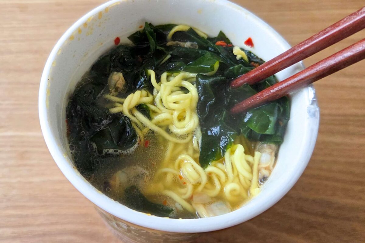 わかめたくさんあさりだし塩ラーメン