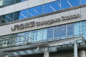 実は港区にある品川駅、品川区に建てなかった理由を聞くと…　港区と品川区で意見がバチバチに交錯